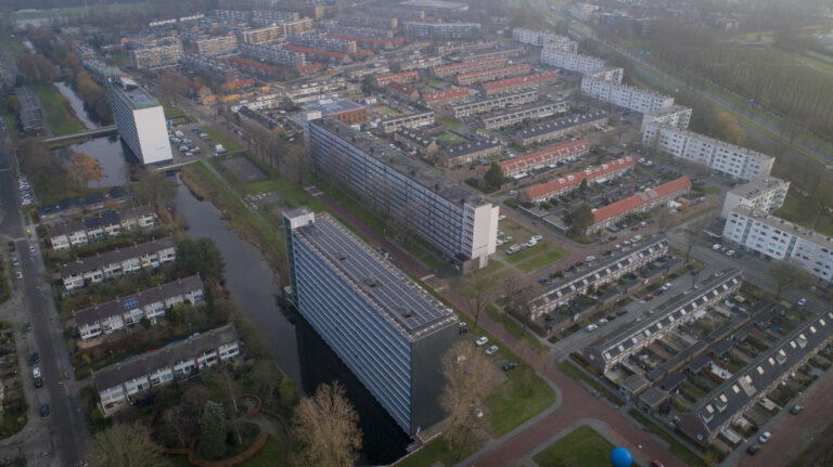 Oproepen in Overdie om Oud en Nieuw ‘terug te pakken’ en de wijk te barricaderen