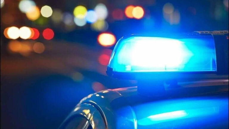 Wekenlang obstakels op Egmonderstraatweg in Egmond a/d Hoef, politie achterhaalt daders