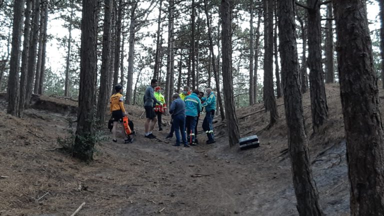 Mountainbiker breekt sleutelbeen na tuimeling op MTB-parcours Schoorlse Duinen