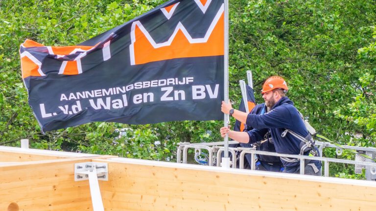 Hoogste punt bereikt van multifunctioneel centrum De Beeck in Bergen