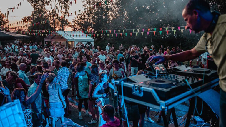 Taverne Open Air in de steigers ondanks alle corona-onzekerheden π