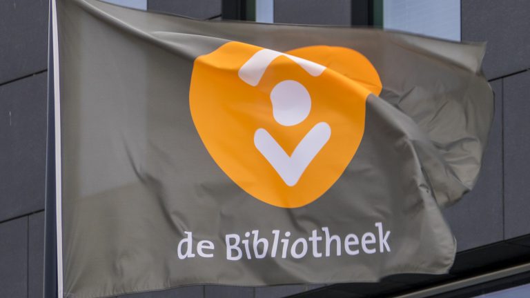 Bibliotheek Kennemerwaard start online boekenclub met bespreking βt Hooge Nest π