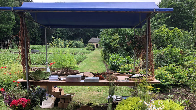 Abdijmarkt Egmond-Binnen gaat zaterdag door na jaar coronaverlet π