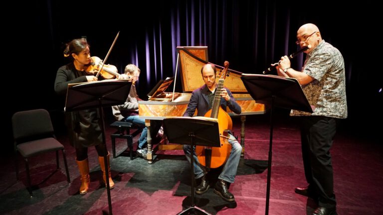 Barok-ensemble Fantasticus en countertenor Alex Potter zondag in Vredeskerkje 🗓