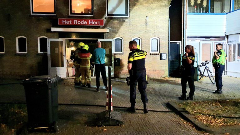Buren op straat door brand bij feestzaal Het Rode Hert in Egmond aan den Hoef