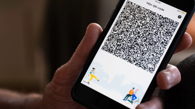 Bibliotheek Kennemerwaard helpt met installatie en gebruik CoronaCheck-app