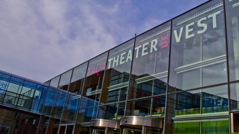 Toneelgroep Oostpool met Girls & Boys naar Alkmaarse Theater De Vest π
