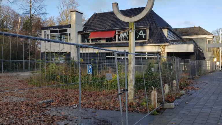 Pand en perceel Koekenbier Alkmaar verpauperen: “Flora & fauna onderzoek kan pas vanaf maart”