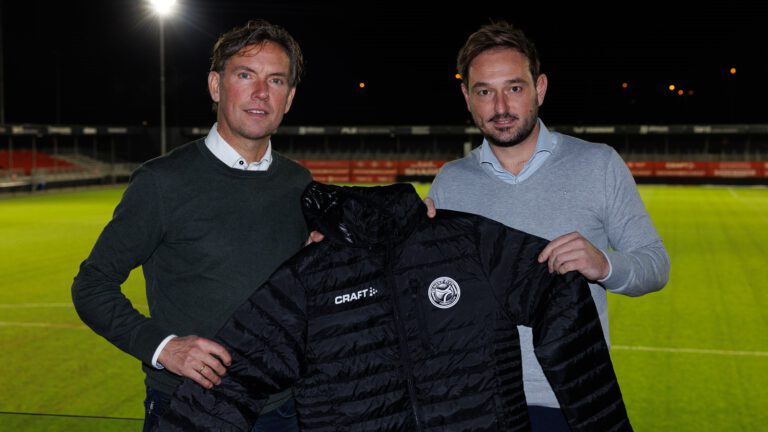 Groeter Alex Pastoor nieuwe trainer van Almere City