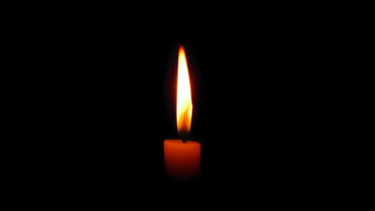 Kaarsenmaken in de lighallen van de BroekerVeiling op 29 en 30 december π