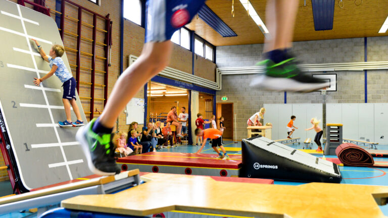 Sportieve kinderactiviteiten tijdens de kerstvakantie in gymzaal van Grootschermer ๐