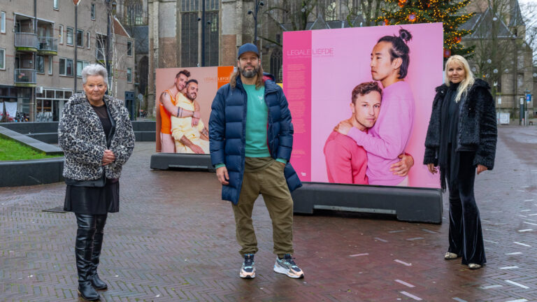 Wethouder Konijn opent tentoonstelling ‘Legale Liefde’ op het Canadaplein
