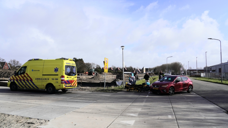 Wielrenner gewond na aanrijding met auto in Heiloo