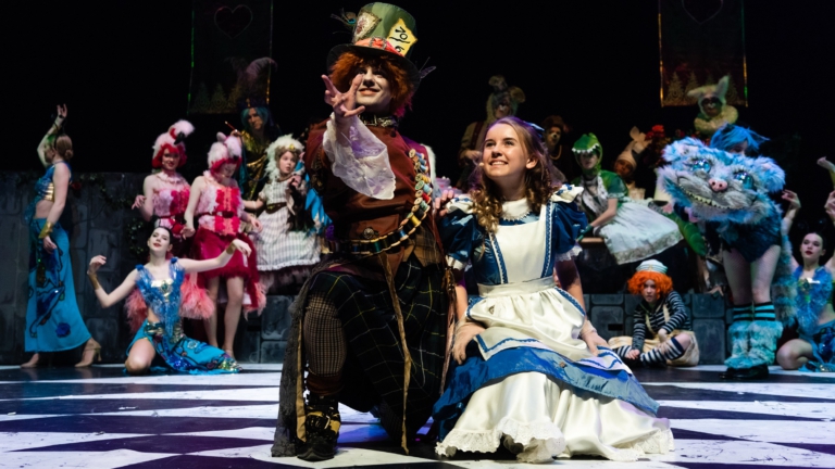 Beleef Alice in Wonderland in Cool π