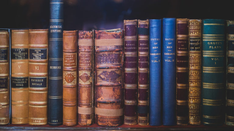 Boekenmarkt op Plein Bergen keert zondag terug na twee jaar afwezigheid 🗓