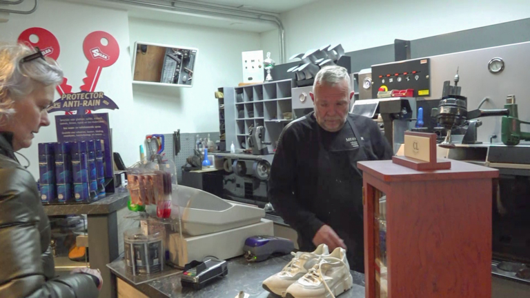 Meester uit Alkmaar tweede in verkiezing ‘Schoenmakerij van het Jaar’