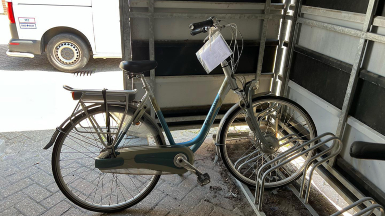 Twee fietsendieven met elektrische Gazelle betrapt; Waardse politie zoekt eigenaar