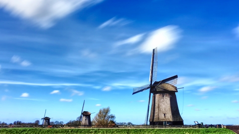 Schermermolens toertocht met presentje tijdens Nationale Molendagen π