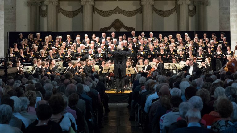 Toonkunstkoor Alkmaar op 20 mei met groot concert terug in de Grote Kerk π