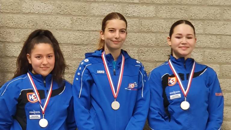 Piepjong team van Holland Schermen verrassend tweede op NK damesteams