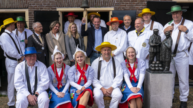 Districtsvoorzitter Jochem van der Starre opent ‘Graskaasmarkt’