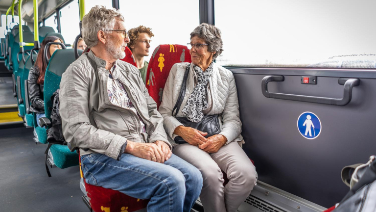 Reisloket in Waardse bibliotheek ๐