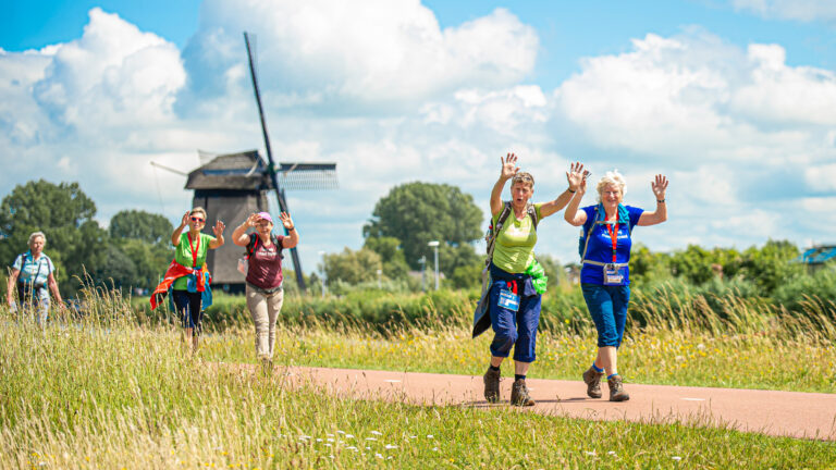 Alkmaarse Wandel4daagse met nieuwe routes officieel van start