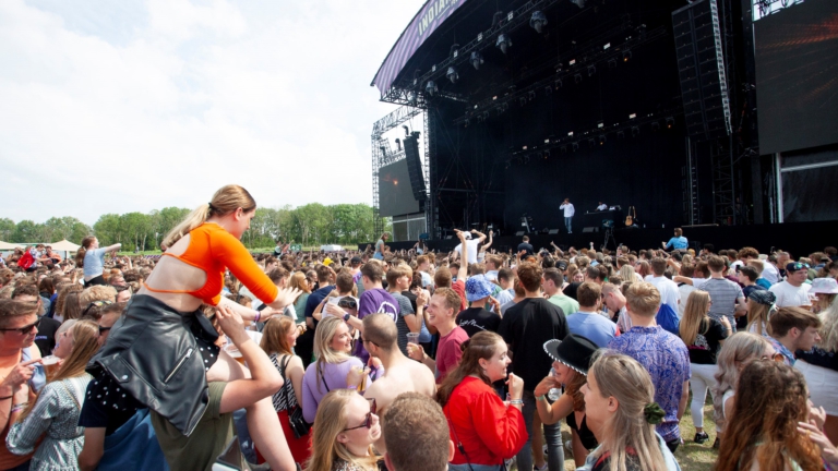 Kensington afsluiter van Indian Summer Festival: “Very wet, very fun, very impressive”
