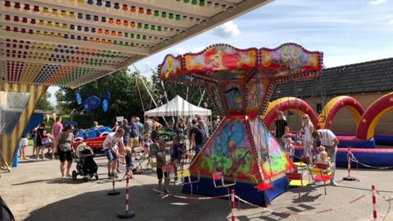 ‘t Kruis Bruist in Heerhugowaard mix tussen kermis en festival met sport en spel 🗓