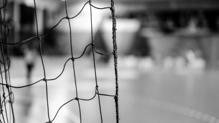 Celstraf geëist tegen handbaltrainer die pupillen misbruikte: “Dit is te veel voor een kind”