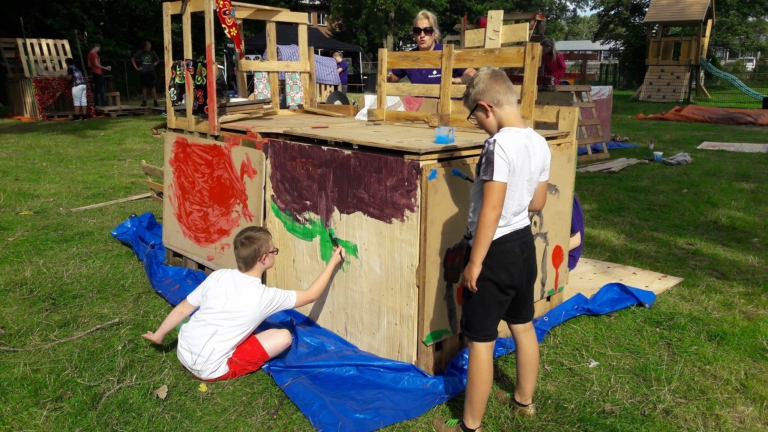 Vijfdaags timmerdorp voor kinderen met een beperking in augustus bij De Beesteboel π