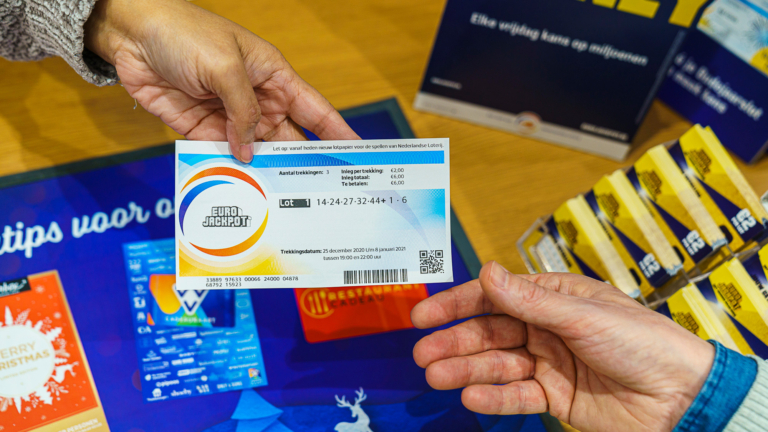 Alkmaarse tabakszaak verkoopt winnend Eurojackpot-lot van ruim 790.000 euro