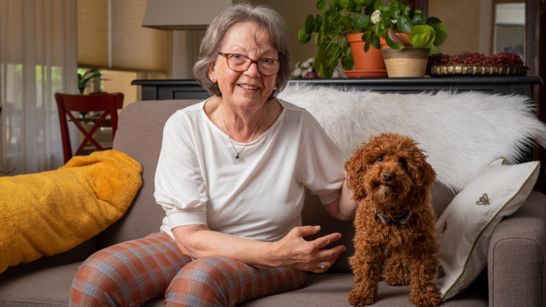OOPOEH koppelt Alkmaarse senioren aan oppashonden: gezellig èn gezond