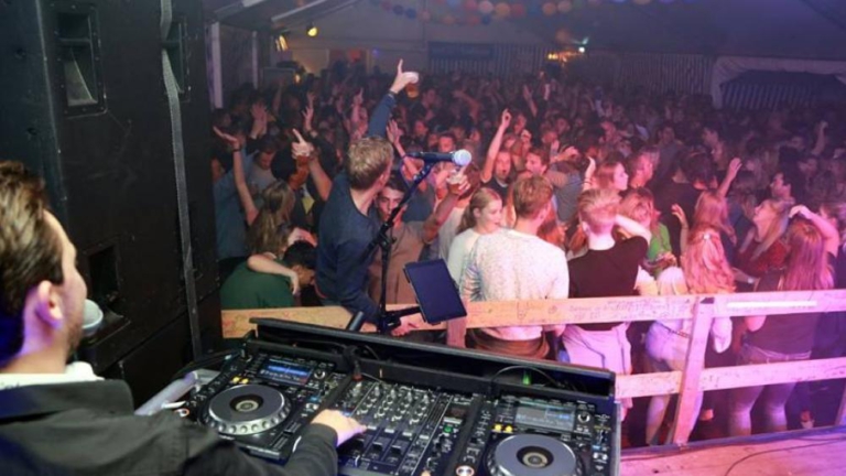 Petitie voor feesttent Limmer kermis gaat als een speer: “We worden onwijs gesteund”