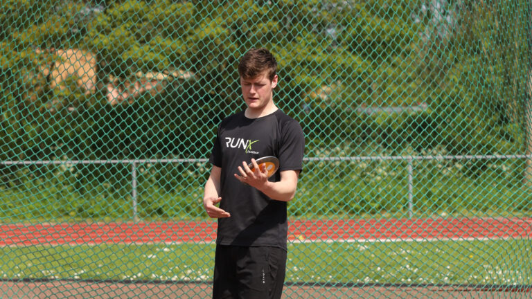 Bonte 5e op WK Atletiek voor junioren, weer nationaal kogelrecord voor Schilder