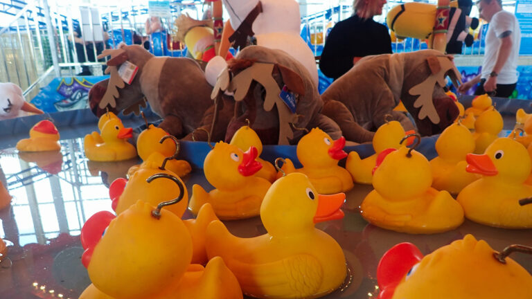 Alkmaarse zomerkermis weer als vanouds, opbouw start vanavond