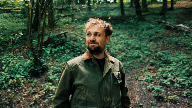 Tim Knol op 21 oktober in Podium Victorie met ‘Lightyears Better’ 🗓