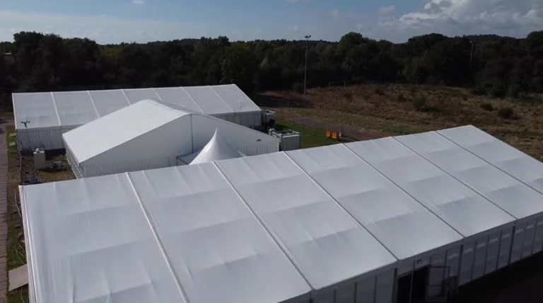 Gemeente Bergen tevreden over crisisnoodopvang op voormalige BSV-terrein