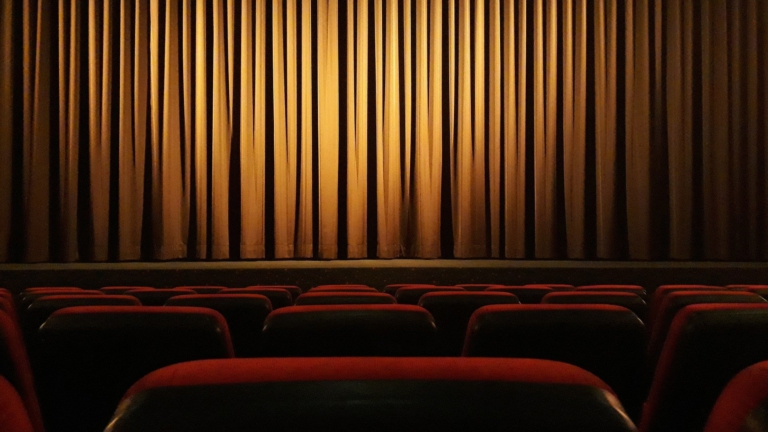 Schoentje zetten tijdens De Grote Sinterklaasfilm in Theater De Beun π
