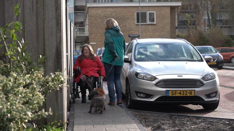 Vragen Alkmaarse SP en SPA: “Versmalde stoep voor mindervaliden is onbegrijpelijk”