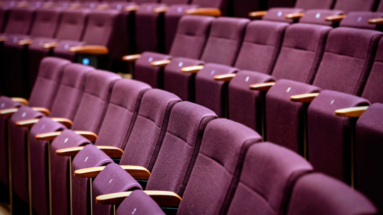 Theaterweekend in De Vest: gratis kijkje achter de schermen en goedkopere kaartjes 🗓