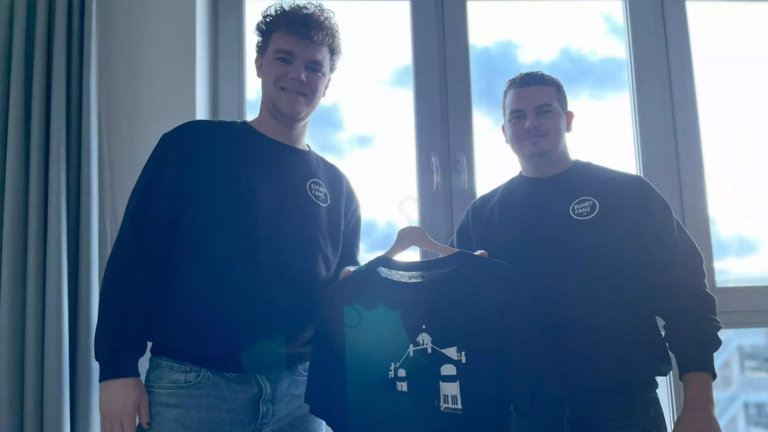 Hip, trendy en voor een goed doel: de multifunctionele T-shirts van Jente en Floris
