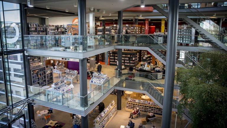 Walk&Talk over nieuwsgierigheid in Heerhugowaardse bieb π