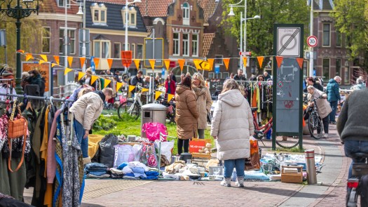 “Kan ik er nog naast denk je?” Vrijmarkt Alkmaar al in volle gang