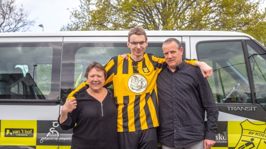 Onthulling shirts met eigen sponsor van de Giganten: “Het is een morele overwinning”