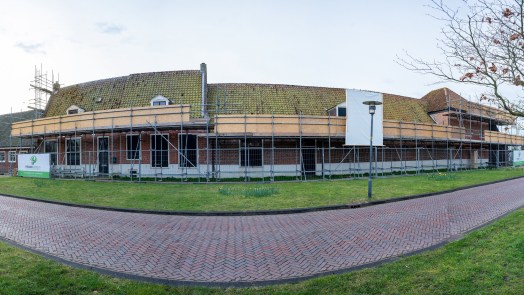 Open huis en foto-actie tijdens renovatie van Hoeve Overslot in Egmond a/d Hoef π