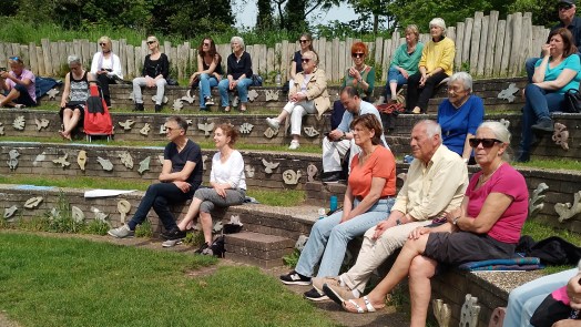 Open Podium met Italiaans kindertoetje in Alkmaarse Park De Oude Kwekerij π