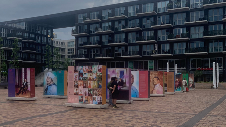 Dijk en Waard haalt deel LHBTIQA+ expositie weg na ophef: “Zwaktebod van gemeente”