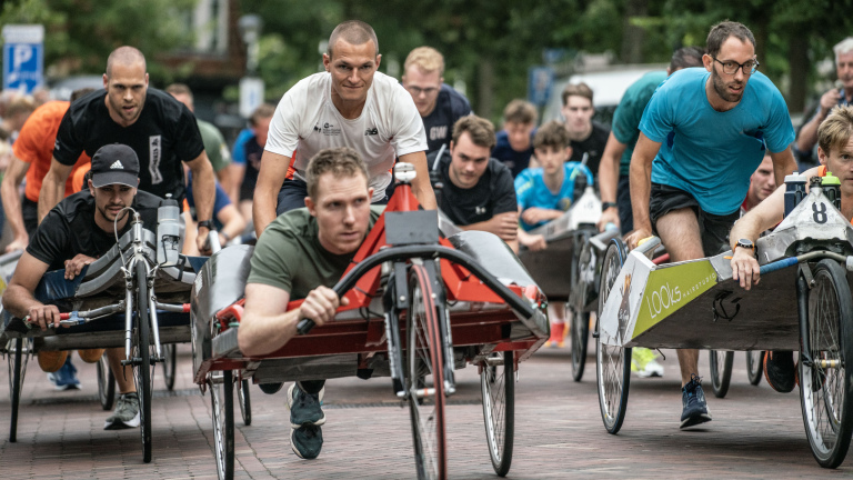 Luuk Spaans en Ramon Wagenaar blijken oppermachtig bij NK Beddenrace in Bergen