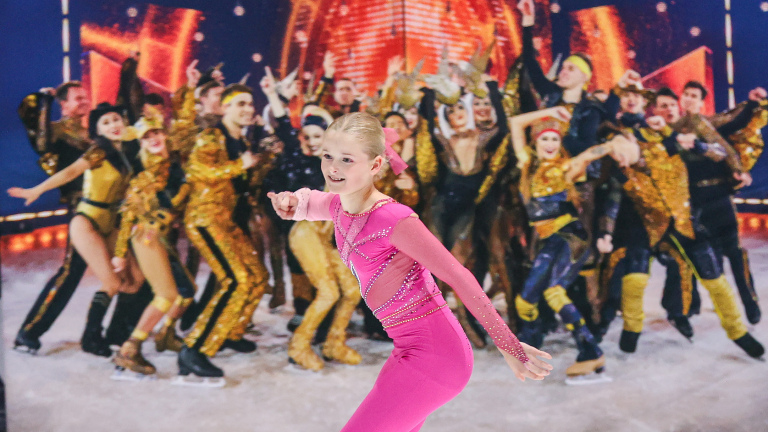 Summer Wijkhuizen (14) schittert in de première van Holiday on Ice